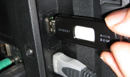 Inserting a USB Memory Stick into a Sony Bravia TV